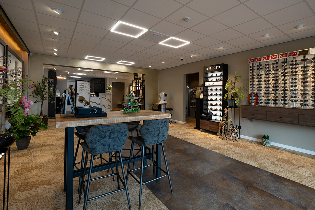 WHO07918_De Brillenman_Overzicht